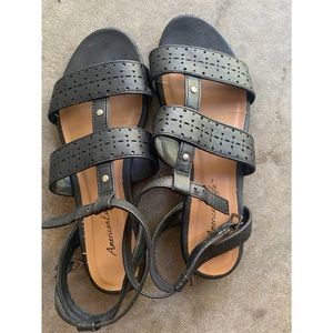 American eagle sandals